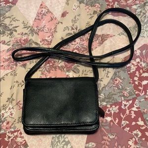 Black Wallet w/Detachable Strap